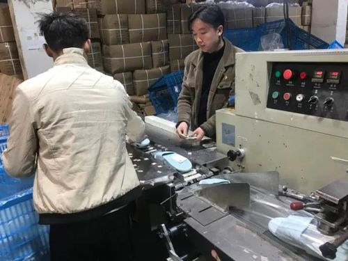 鞋廠“小廣告”瘋傳網絡 把‘不能直接發貨’變成爆款信任密碼，一聲‘活該賺錢’含金量拉滿